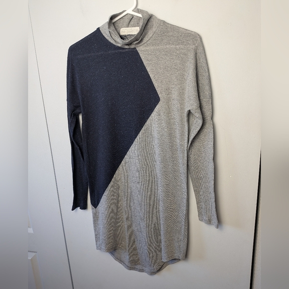 EVE GRAVEL Designer Women Top Long Sleeve Blue Ans Gray Size XS Made In Canada - Picture 1 of 9